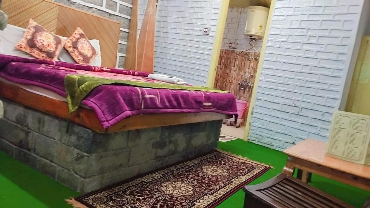 Hotel Seraj International Manāli Zewnętrze zdjęcie