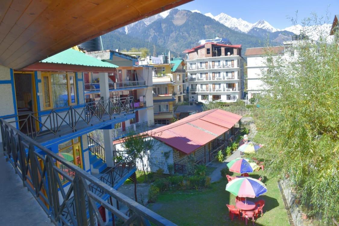 Hotel Seraj International Manāli Zewnętrze zdjęcie