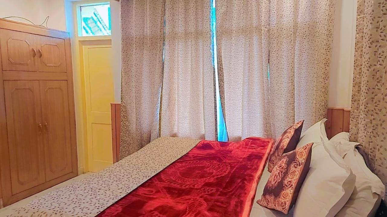 Hotel Seraj International Manāli Zewnętrze zdjęcie