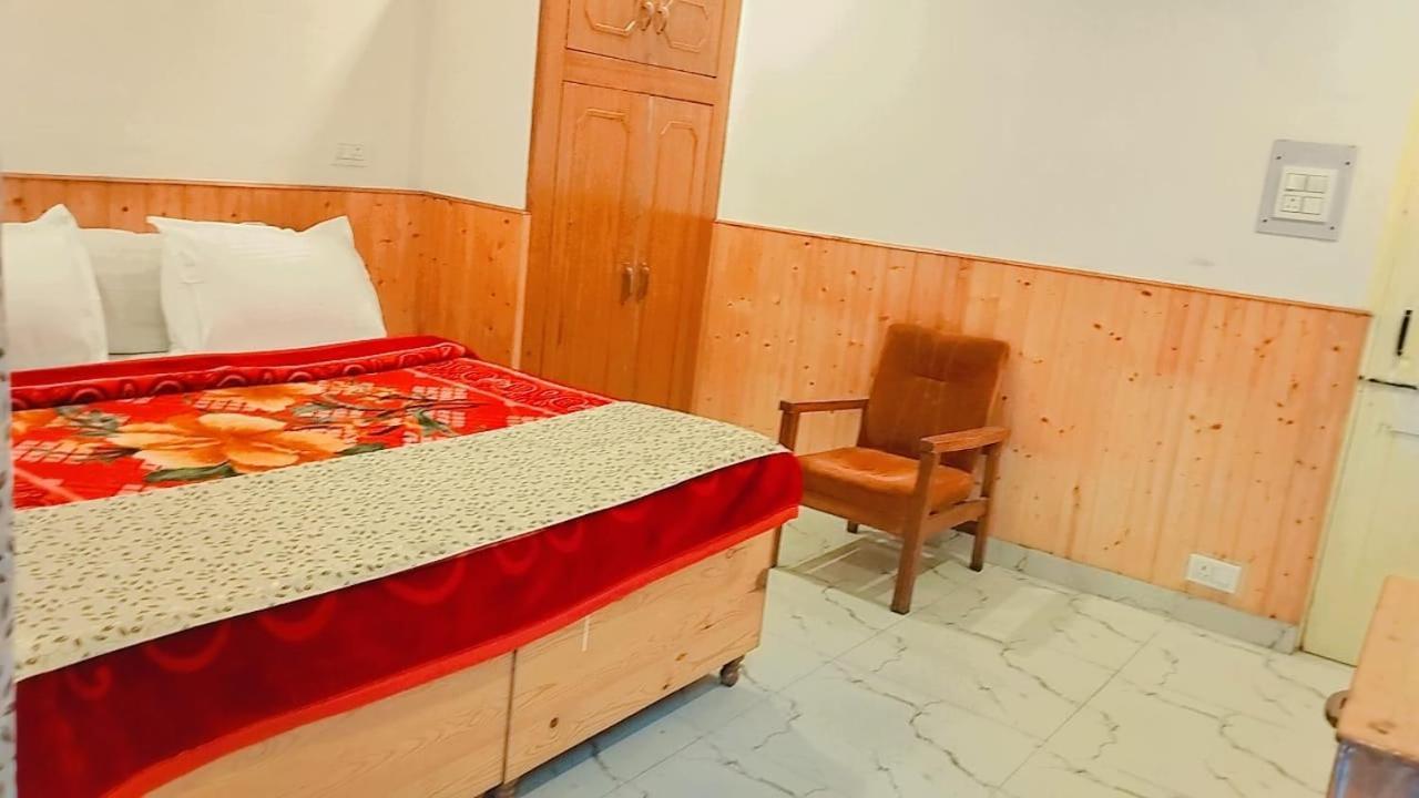 Hotel Seraj International Manāli Zewnętrze zdjęcie