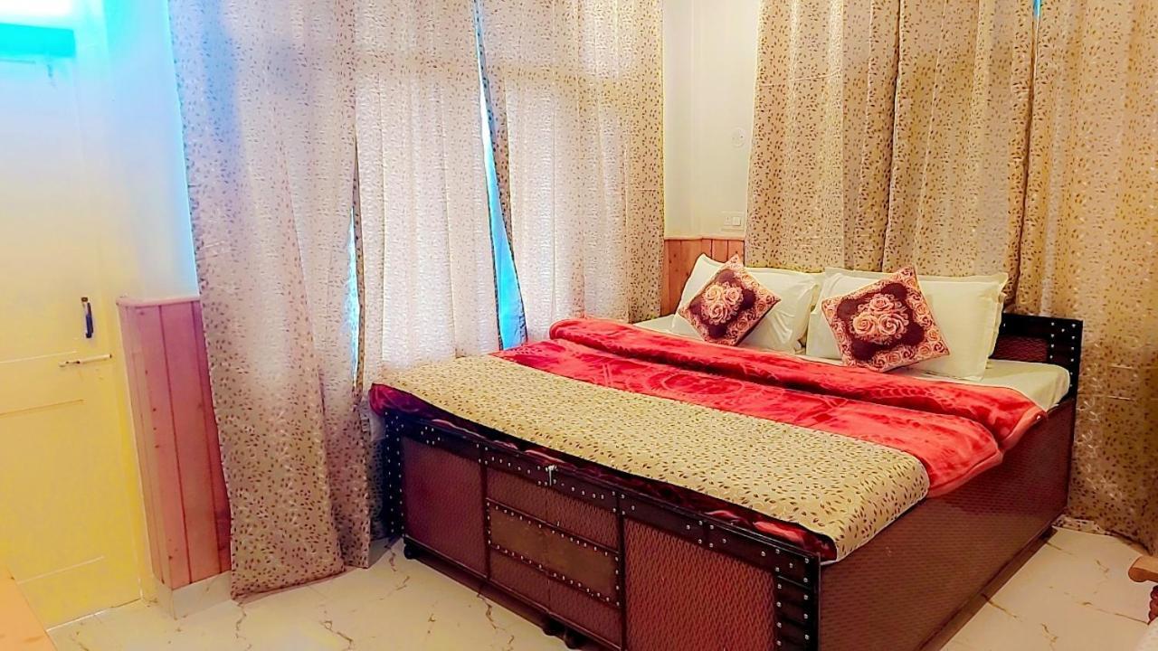 Hotel Seraj International Manāli Zewnętrze zdjęcie