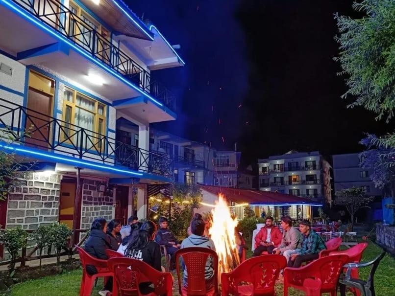 Hotel Seraj International Manāli Zewnętrze zdjęcie